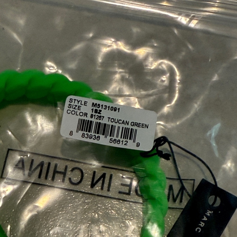 NWT!  Marc Jacobs Vibrant Green Twisted Bracelet - Picture 5 of 5